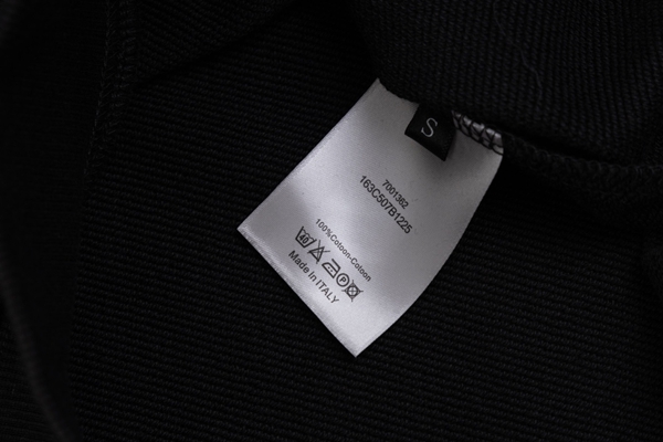 ブランドパーカー着用イメージ